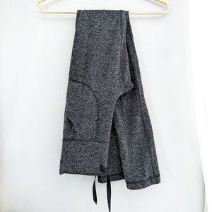 sz4 lululemon herringbone gray / black leggings, high waist pockets, drawstring